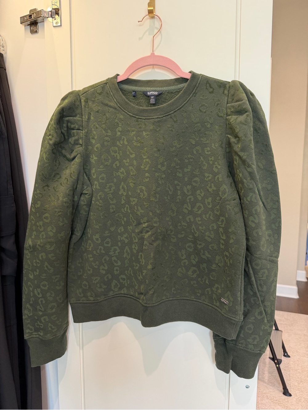 Buffalo Olive Green Leopard Jacquard Crewneck Sweathshirt